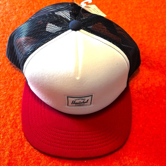 Herschel Whaler unisex navy, red and white colour block trucker cap hat NWT - Picture 3 of 9